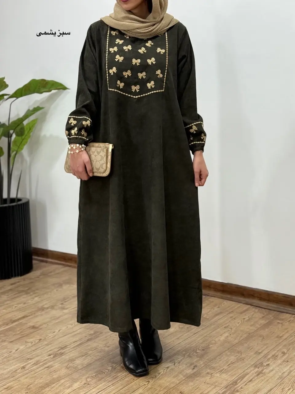 پیراهن مانتویی گلدوزی سارنیا